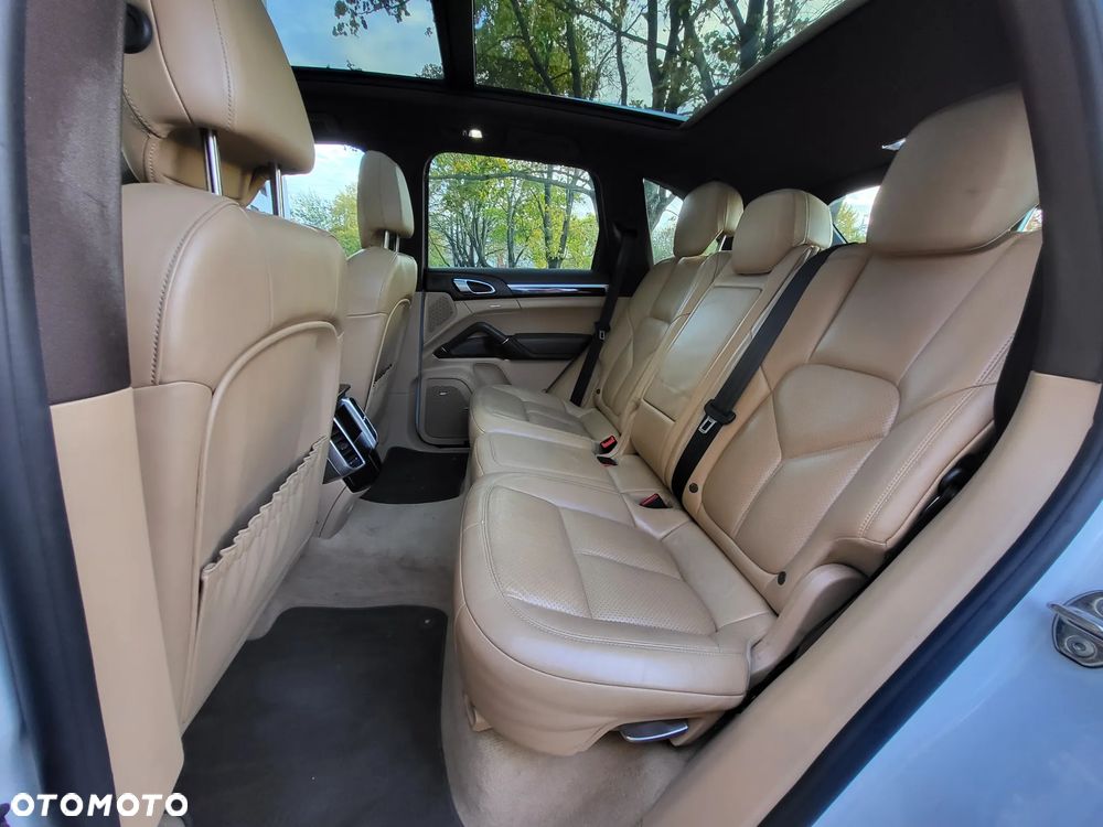 Porsche Cayenne S Hybrid Tiptronic S - 24