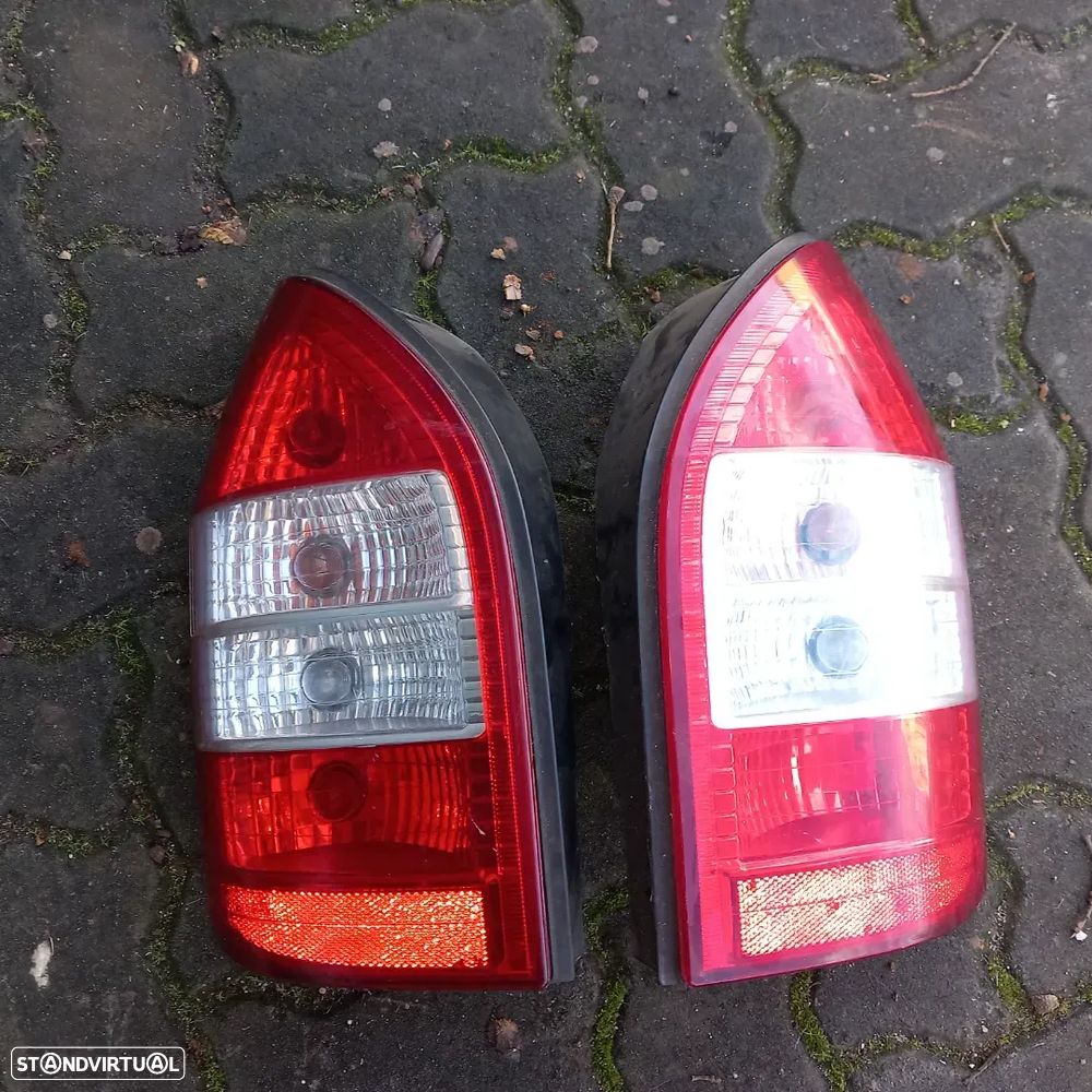 Conjunto farolins opel zafira A - 1