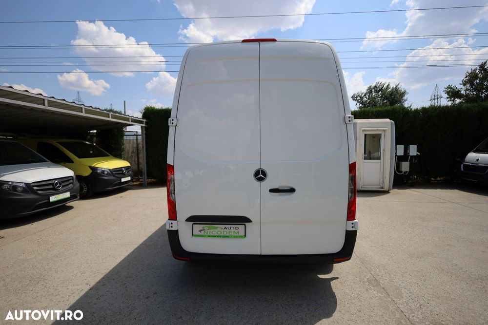 Mercedes-Benz Sprinter - 6