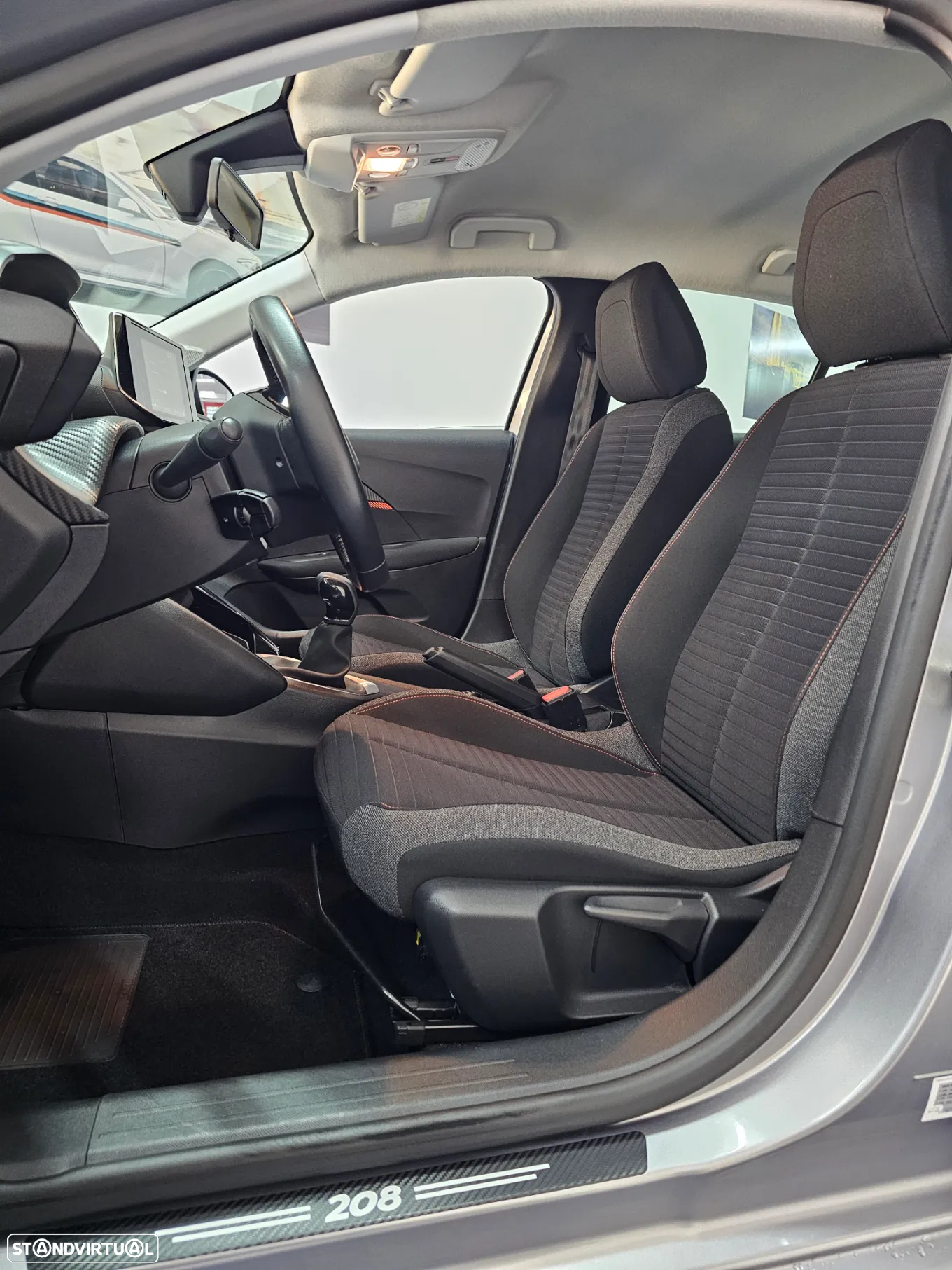 Peugeot 208 1.2 PureTech SE Style - 9