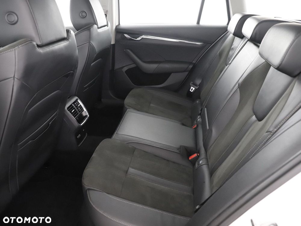 Skoda Octavia 2.0 TDI 4x4 Scout DSG - 8
