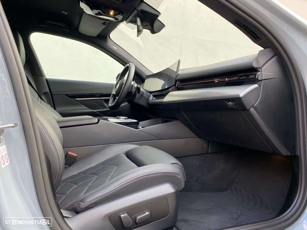 BMW 520 d Pack Desportivo M - 15