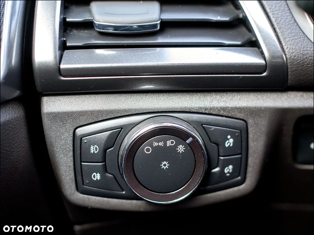 Ford Mondeo - 33