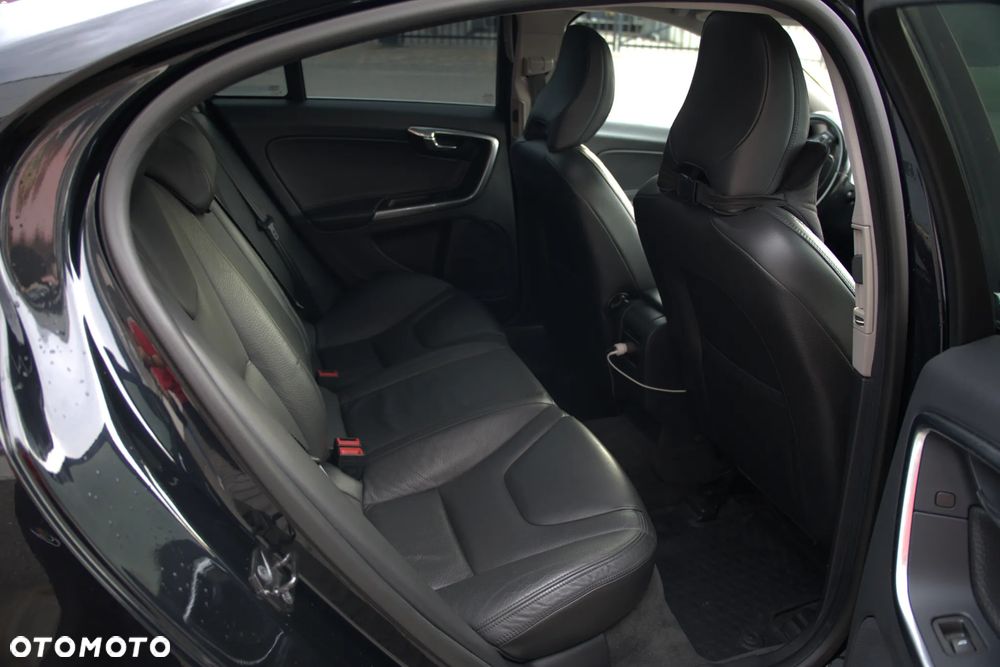 Volvo S60 T6 AWD Summum - 28