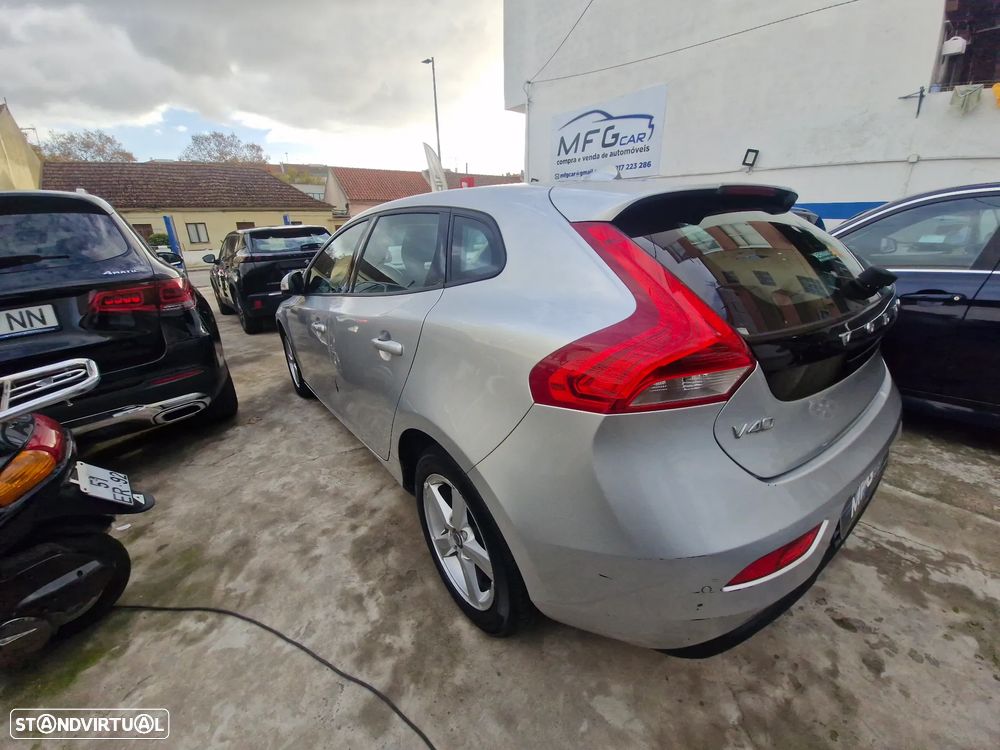 Volvo V40 D2 Geartronic Kinetic - 16