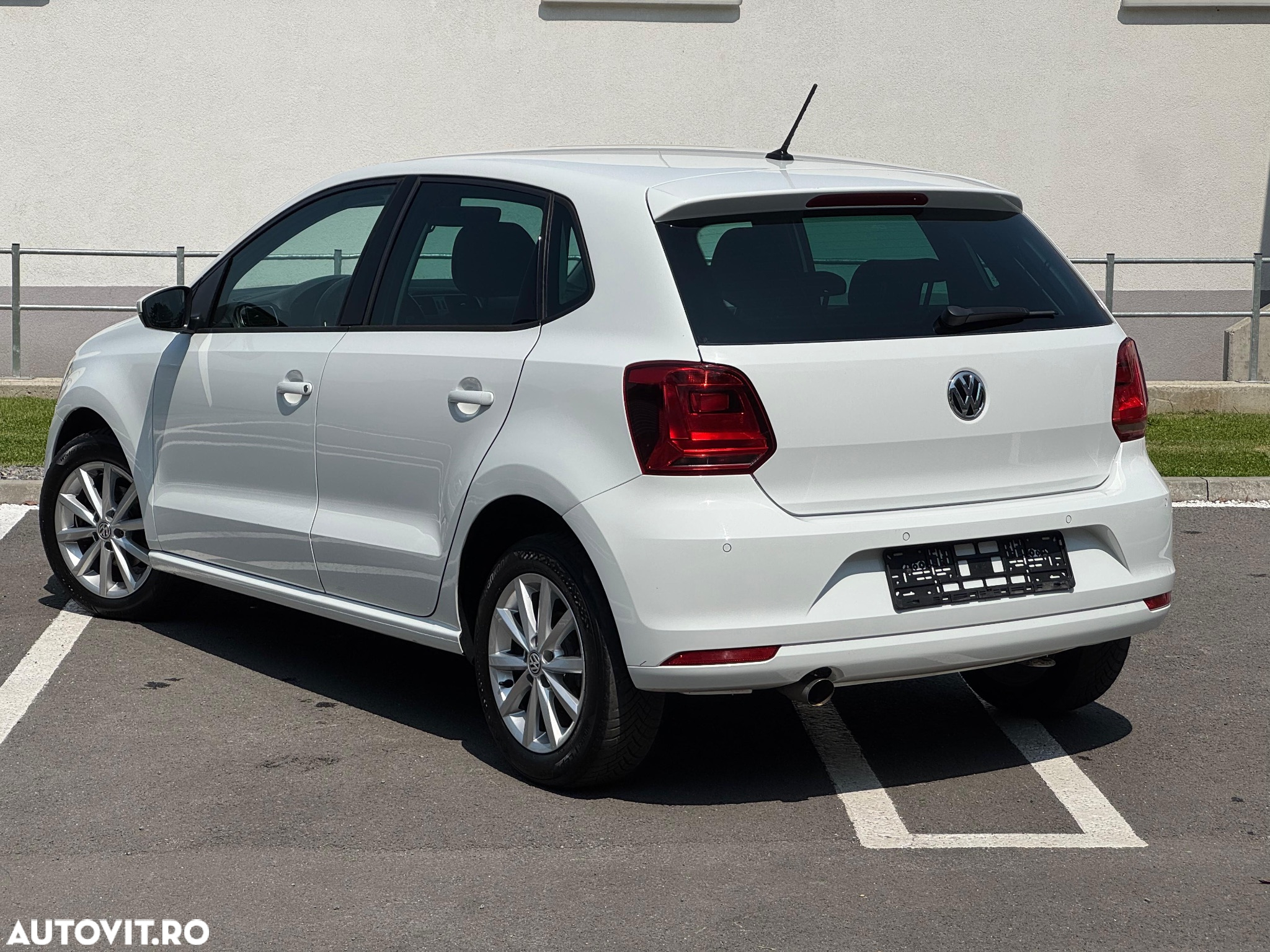 Volkswagen Polo 1.4 TDI Blue Motion Technology Lounge - 3