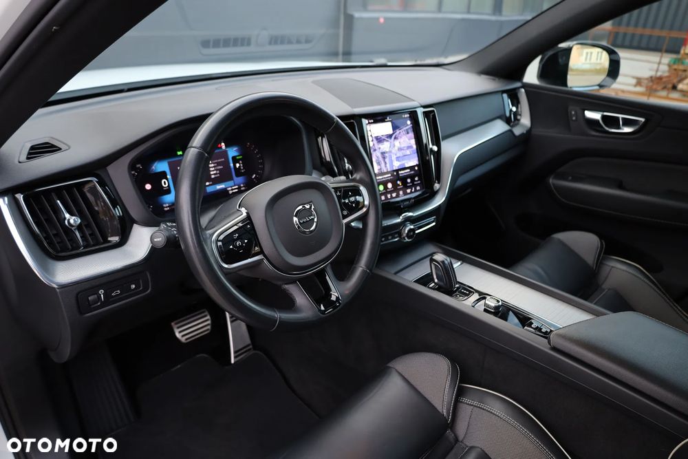 Volvo XC 60 T6 AWD Recharge Geartronic RDesign - 25