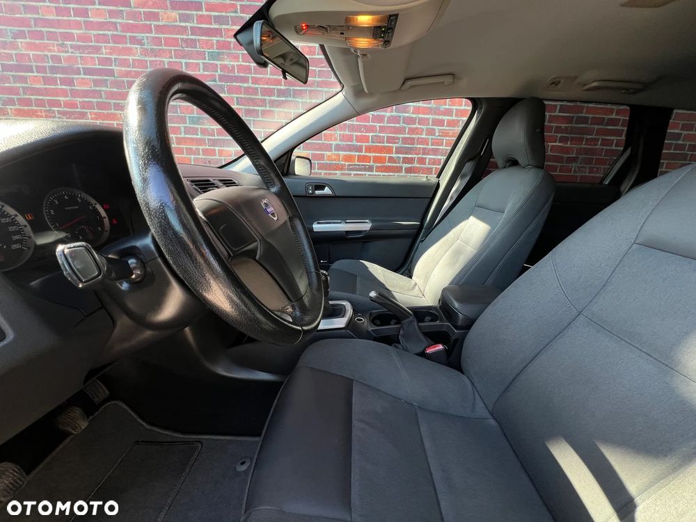 Volvo V50 2.4 - 10