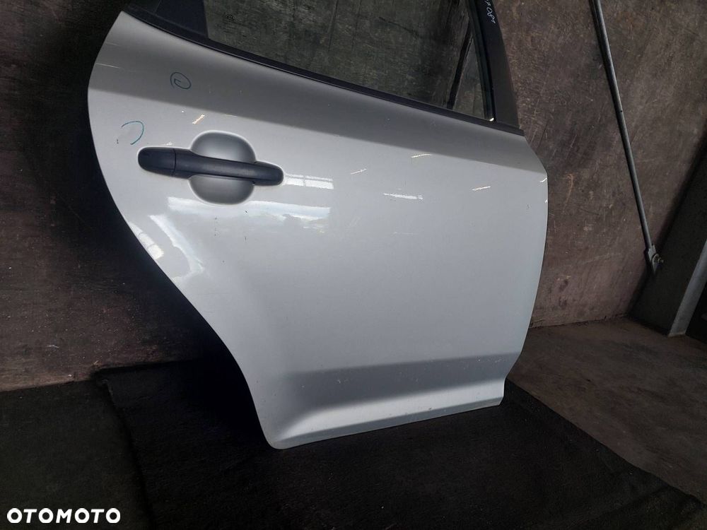 DRZWI KOMPLETNE PRAWY TYŁ KIA CEED I 9S - 8