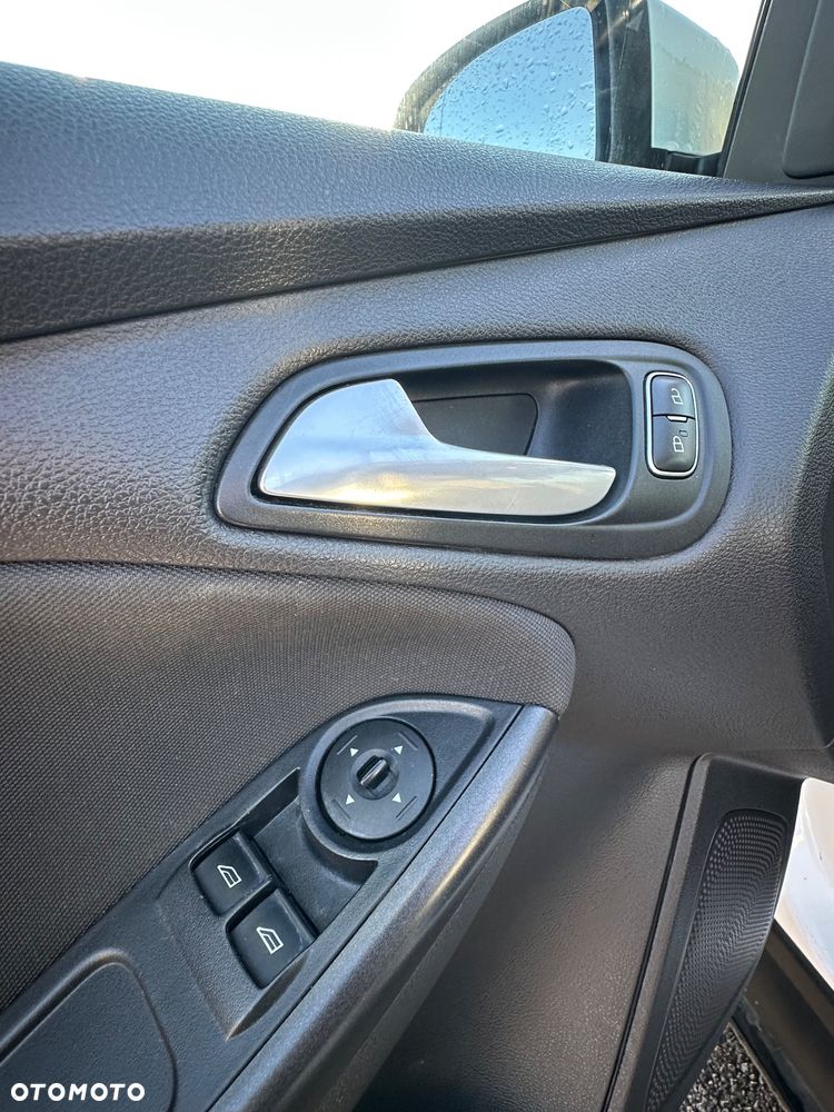 Ford Focus 1.0 EcoBoost Ambiente - 23