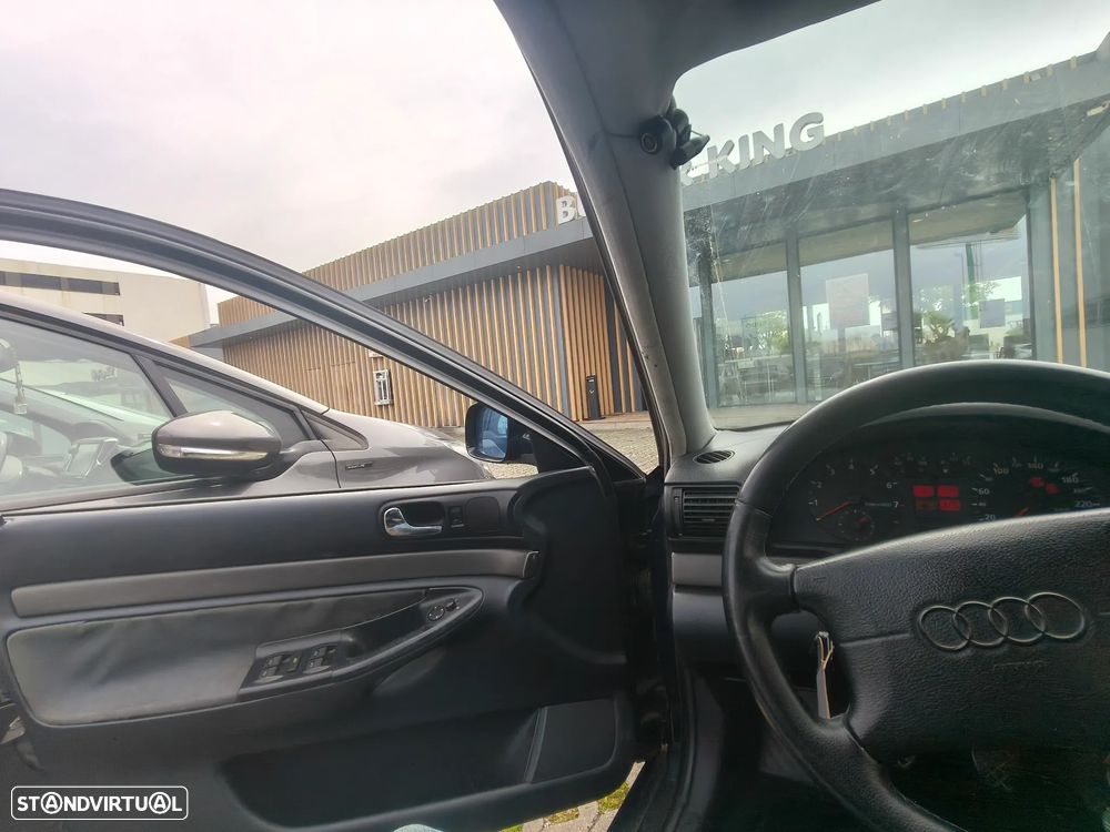 Audi A4 Avant 1.8 Confort - 4