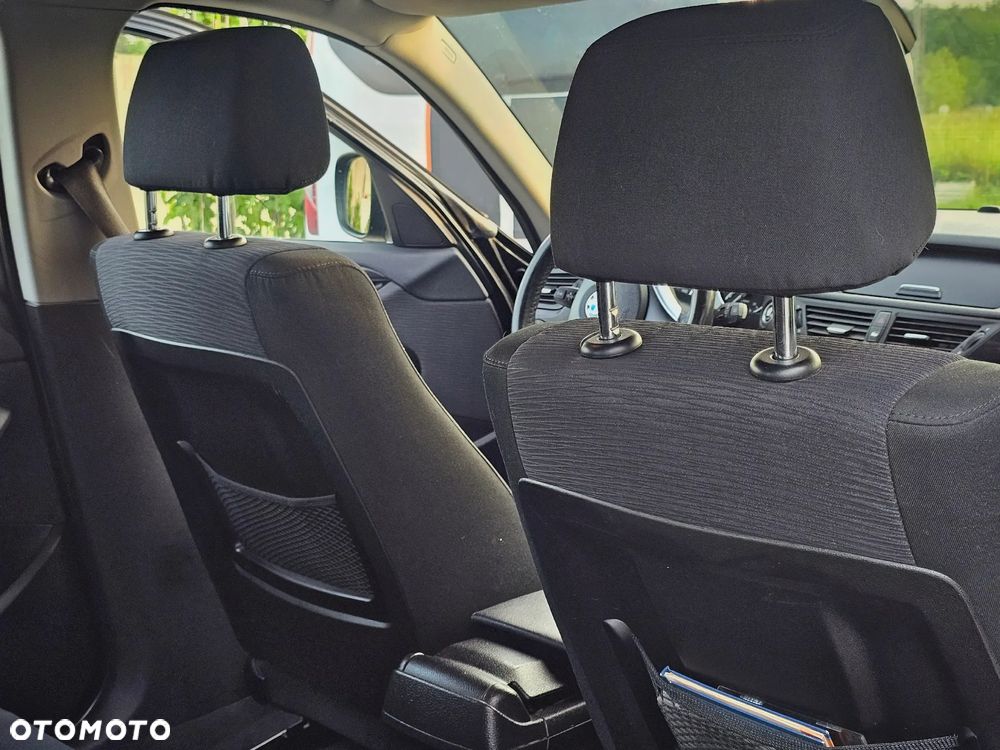 BMW X1 xDrive18d - 12