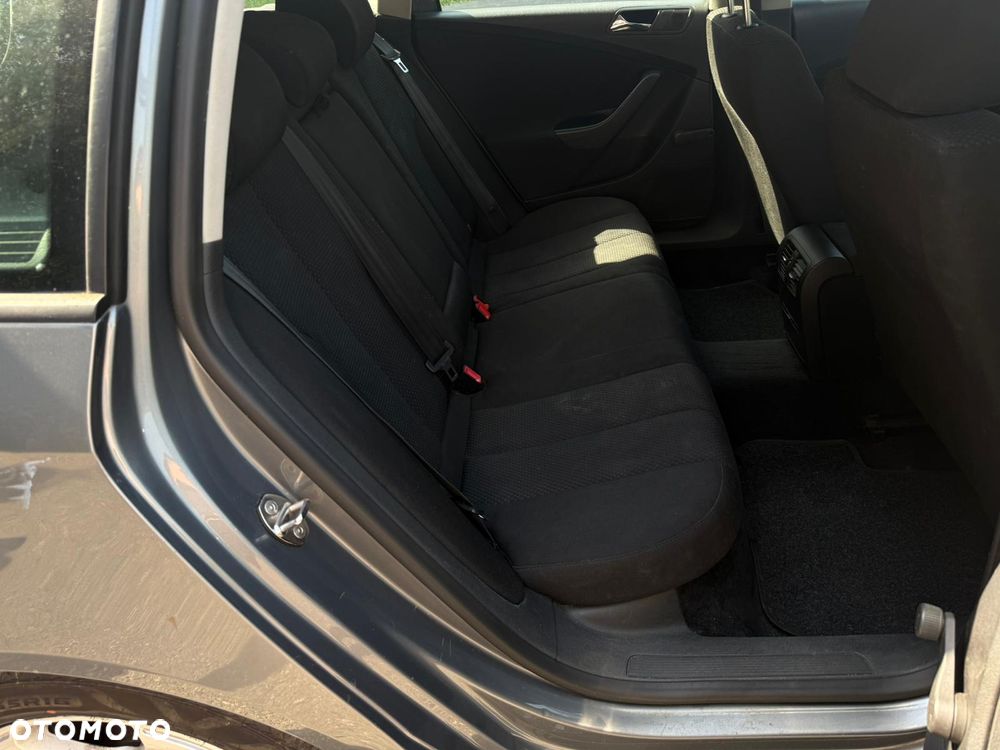 Volkswagen Passat 1.9 TDI Comfortline - 9
