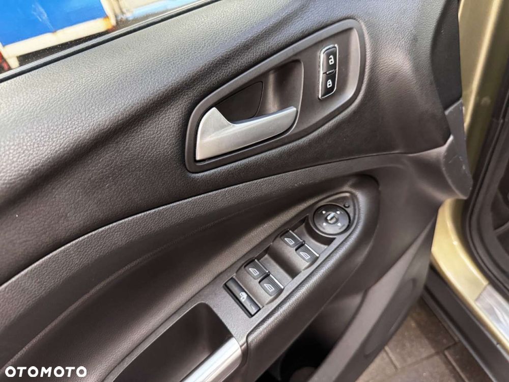 Ford Kuga - 23