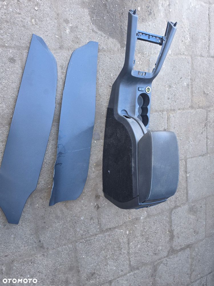 Podłokietnik  skoda  yeti - 4