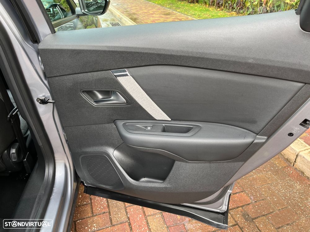 Citroën C4 PureTech 130 Stop&Start EAT8 FEEL PACK - 25