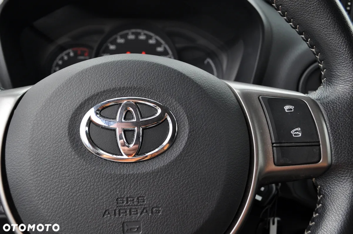 Toyota Yaris - 25