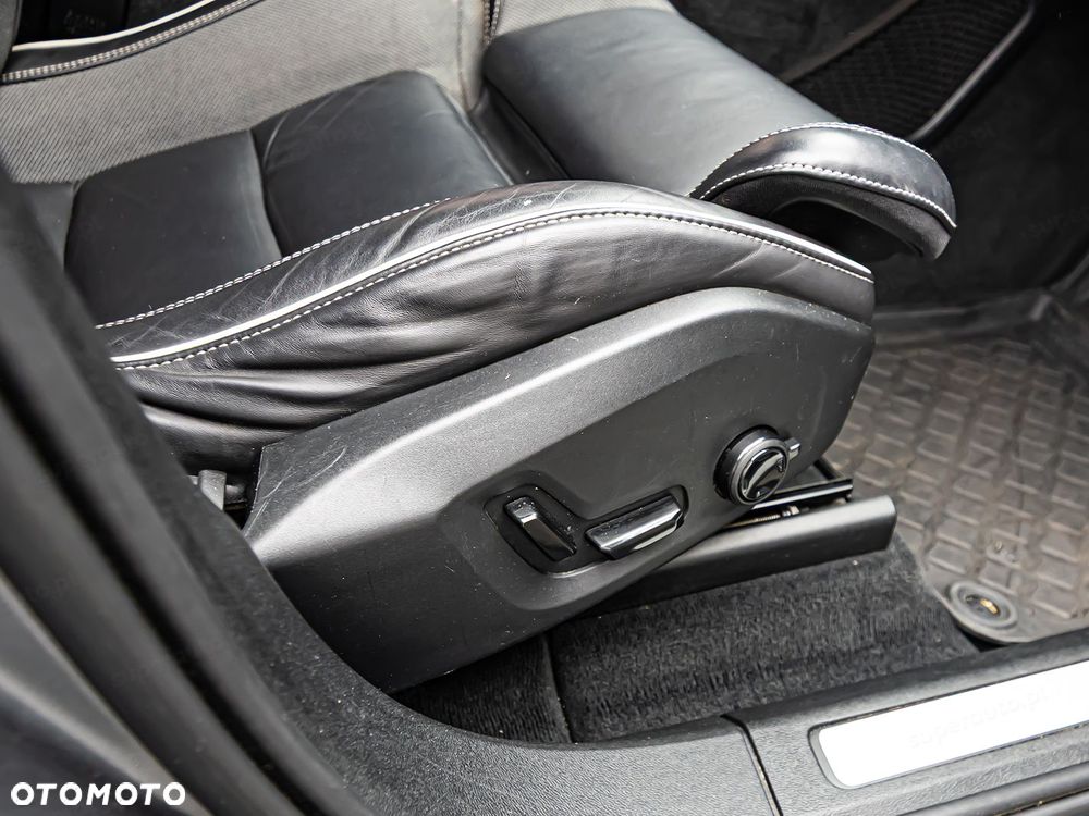 Volvo XC 60 B4 D AWD R-Design - 10