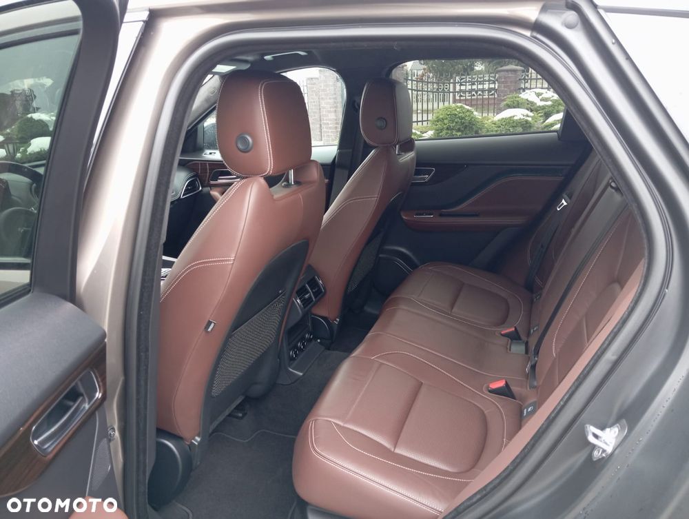 Jaguar F-Pace 30d AWD 300 Sport - 8