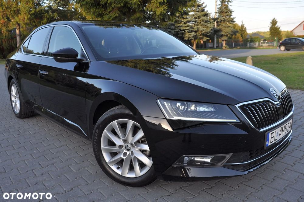 Skoda Superb 2019 photo 5