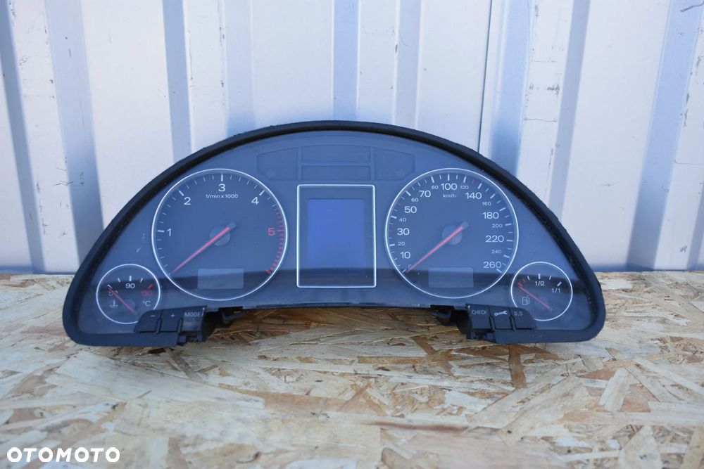 LICZNIK AUDI A4 B6 2.5TDI BFC 8E0920900K - 2