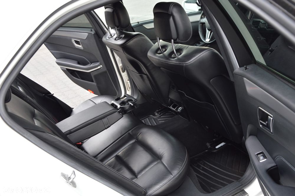 Mercedes-Benz Klasa E 200 7G-TRONIC Elegance - 7