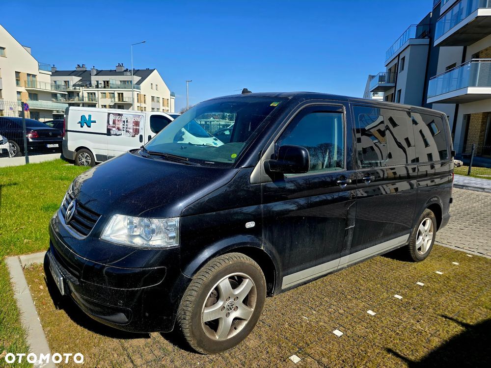 Volkswagen Caravelle - 1