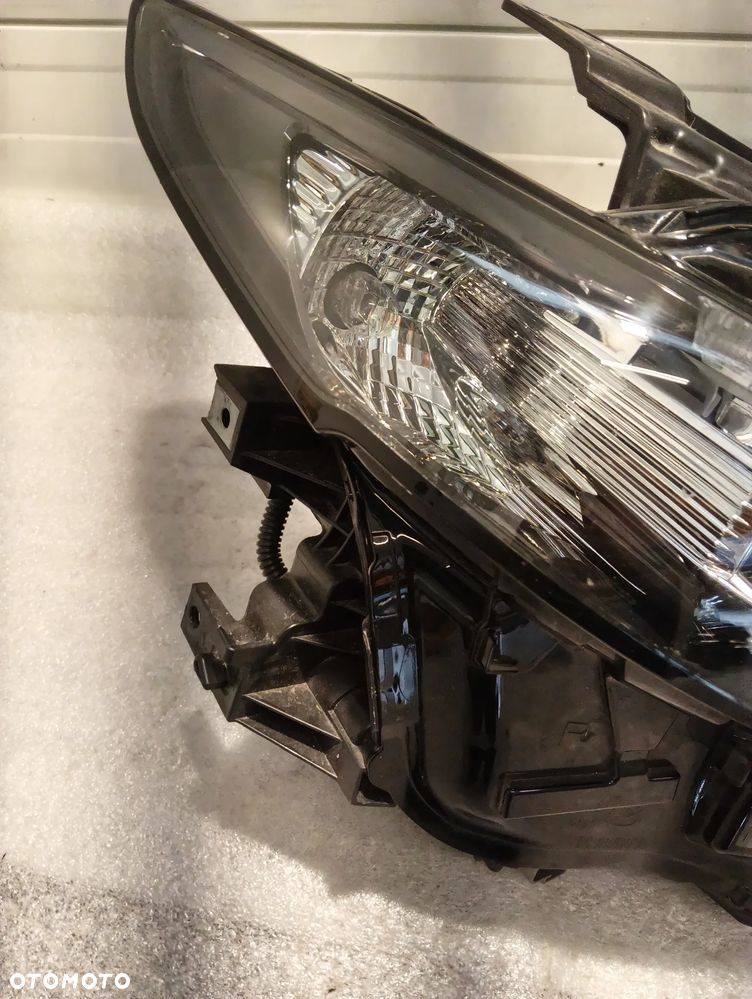 Mazda 3 II FULL LED 8 PINÓW PRZÓD STRONA PRAWA BCJH-51030 - 2