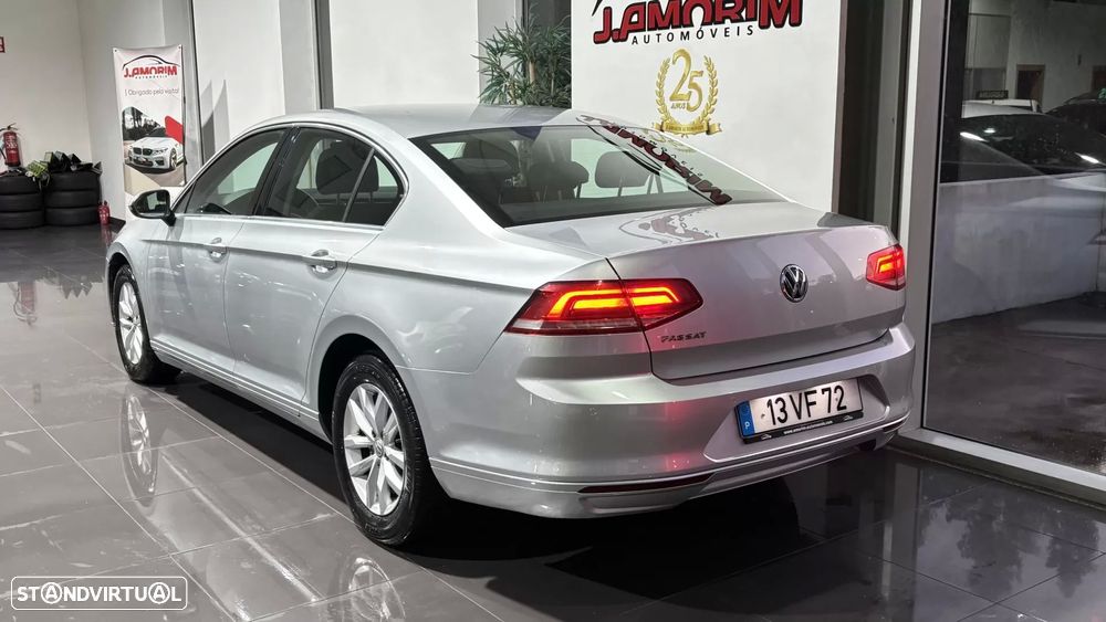 VW Passat 2.0 TDI Confortline - 5