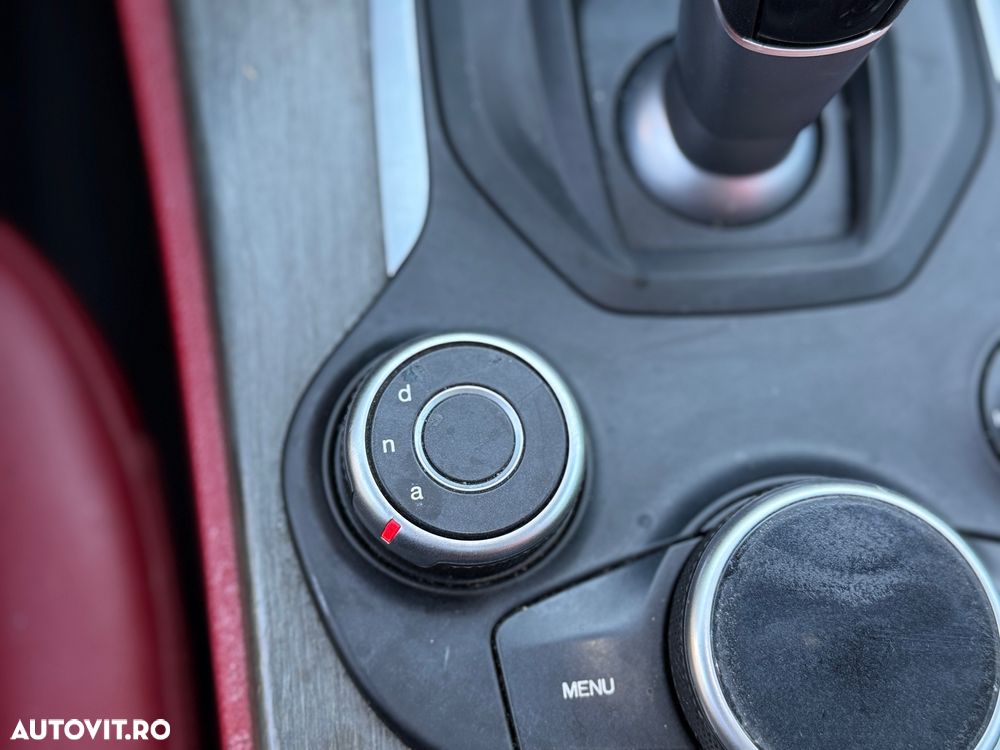 Alfa Romeo Stelvio ver-2-0-turbo-awd-at8-ti - 10