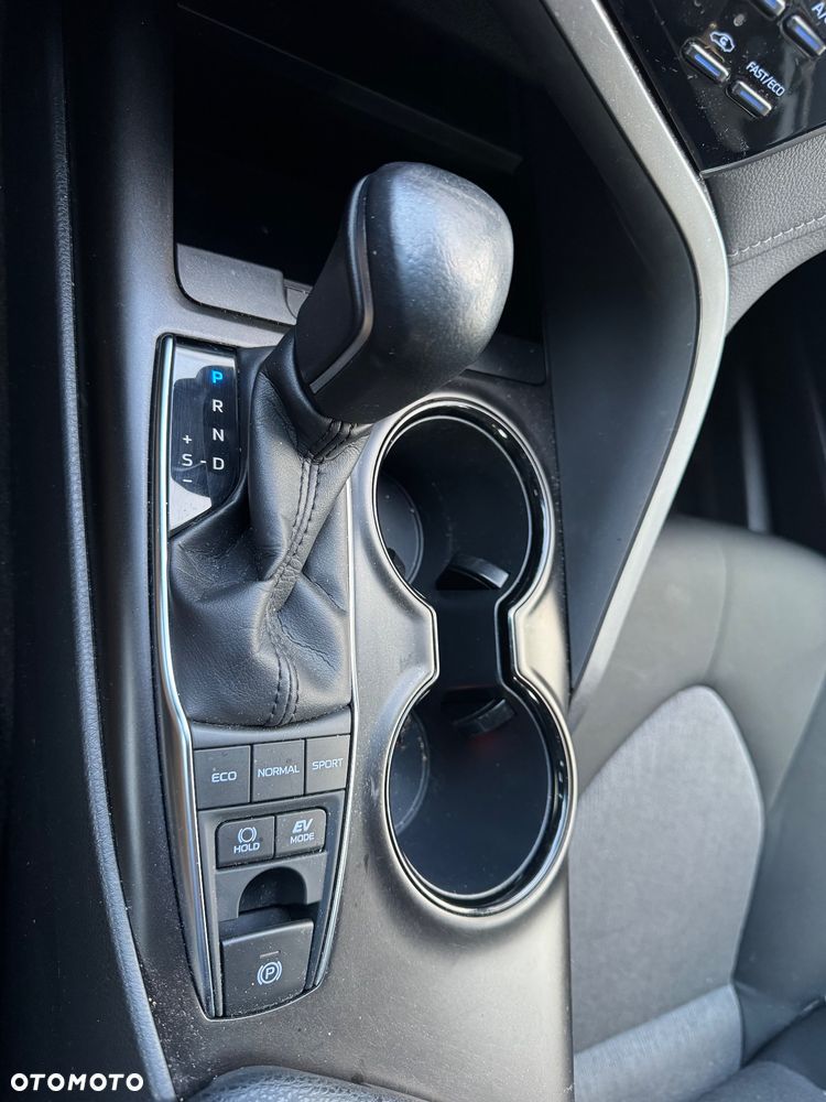 Toyota Camry 2.5 Hybrid Comfort CVT - 19