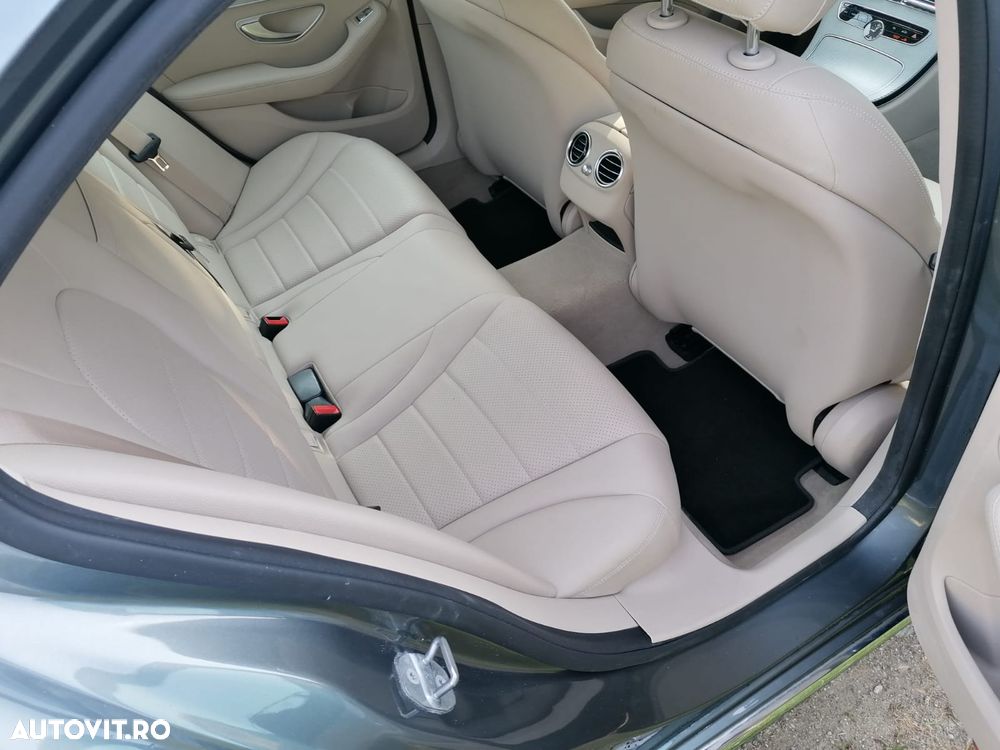 Mercedes-Benz C 220 d 4Matic 9G-TRONIC Exclusive - 31