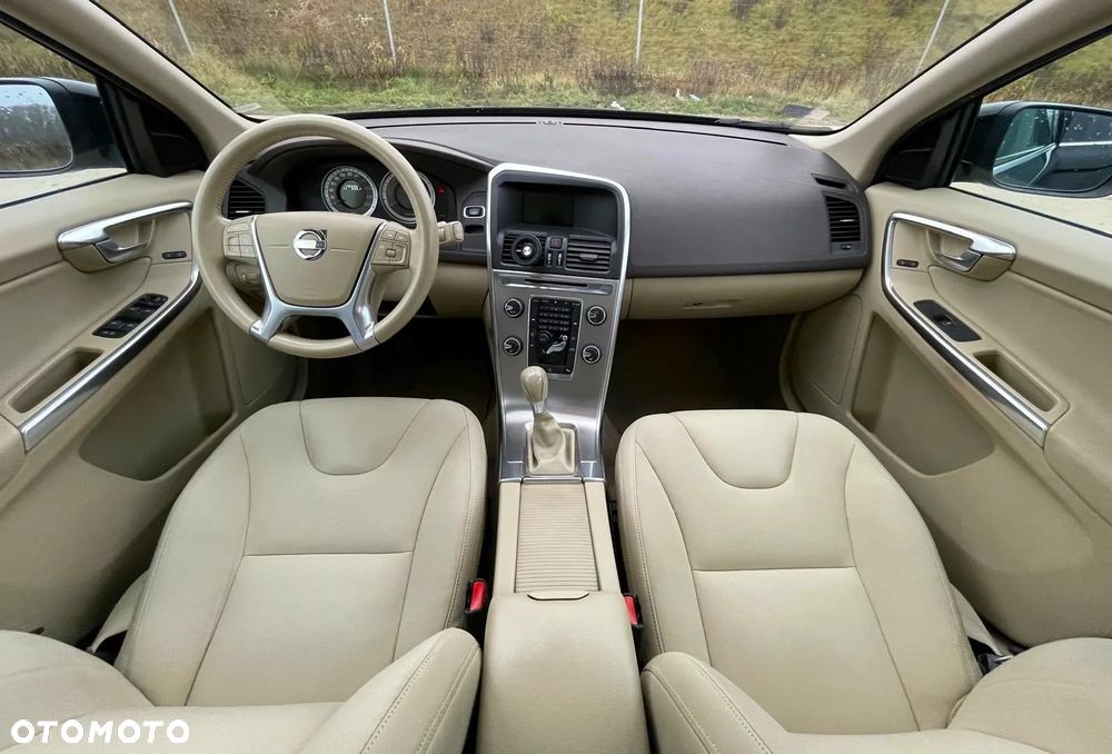 Volvo XC 60 D4 Momentum - 12