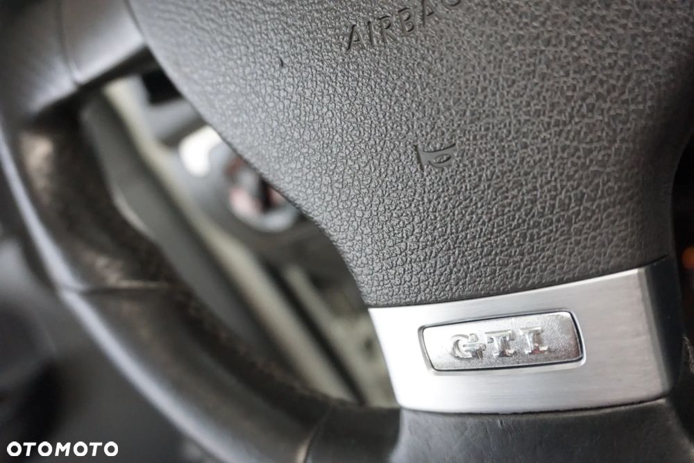 Volkswagen Golf 2.0 GTI - 27