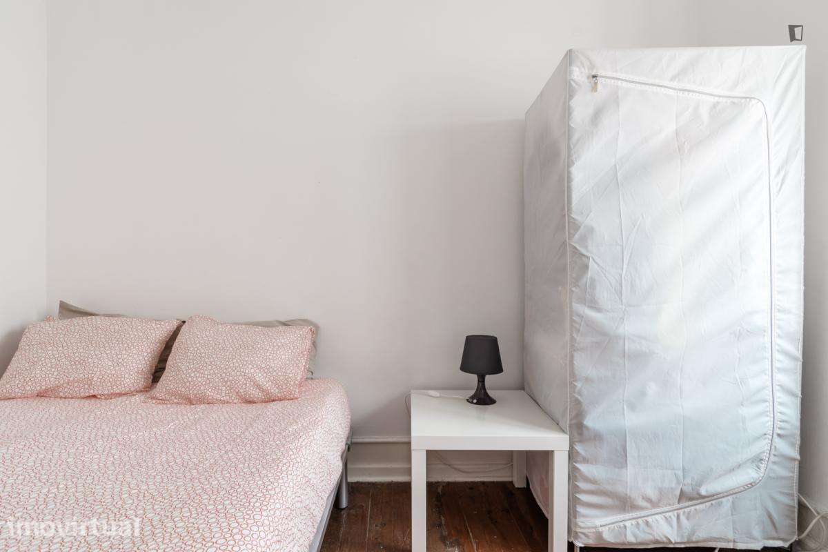 Quarto - localizado em Alameda Lisbon - Grande imagem: 2/14