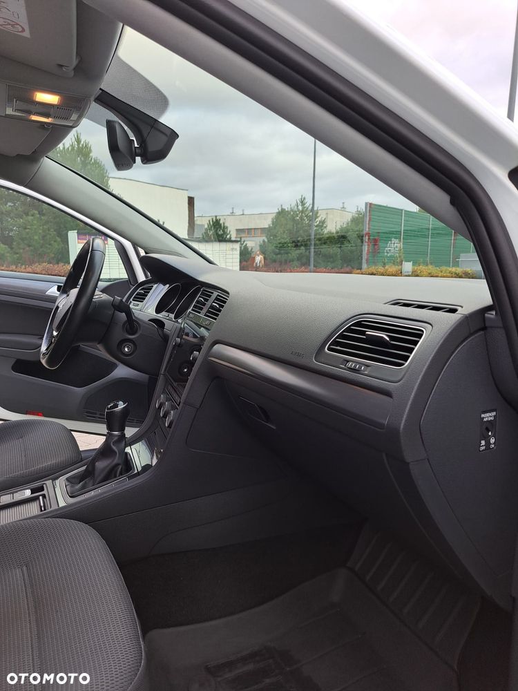 Volkswagen Golf - 12