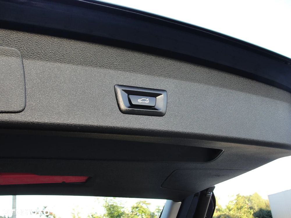 BMW X1 sDrive18d xLine - 8