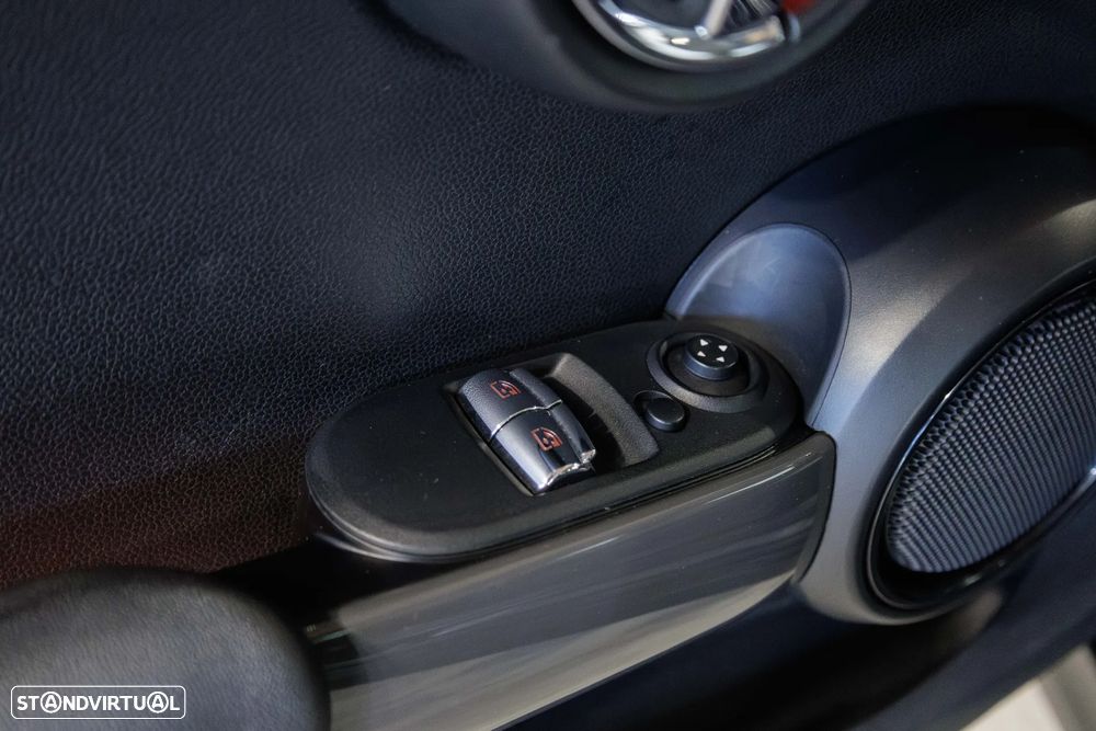 MINI 3 Portas One - 43