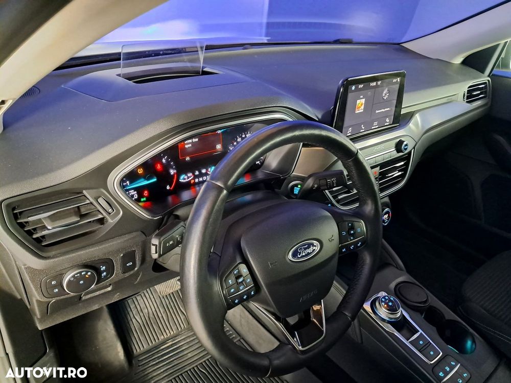Ford Focus - 10