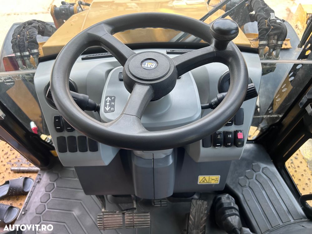 Caterpillar 434F2 - 13