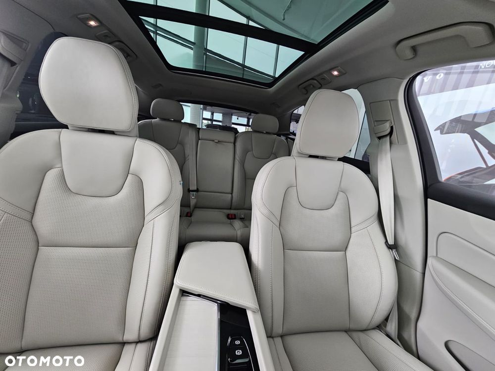 Volvo XC 60 B5 B AWD Ultra Dark - 12