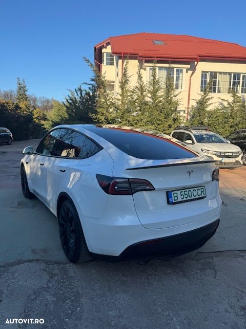 Tesla Model Y Performance - 4
