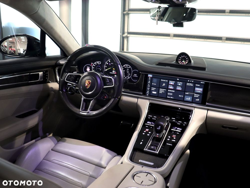 Porsche Panamera 4 E-Hybrid - 18