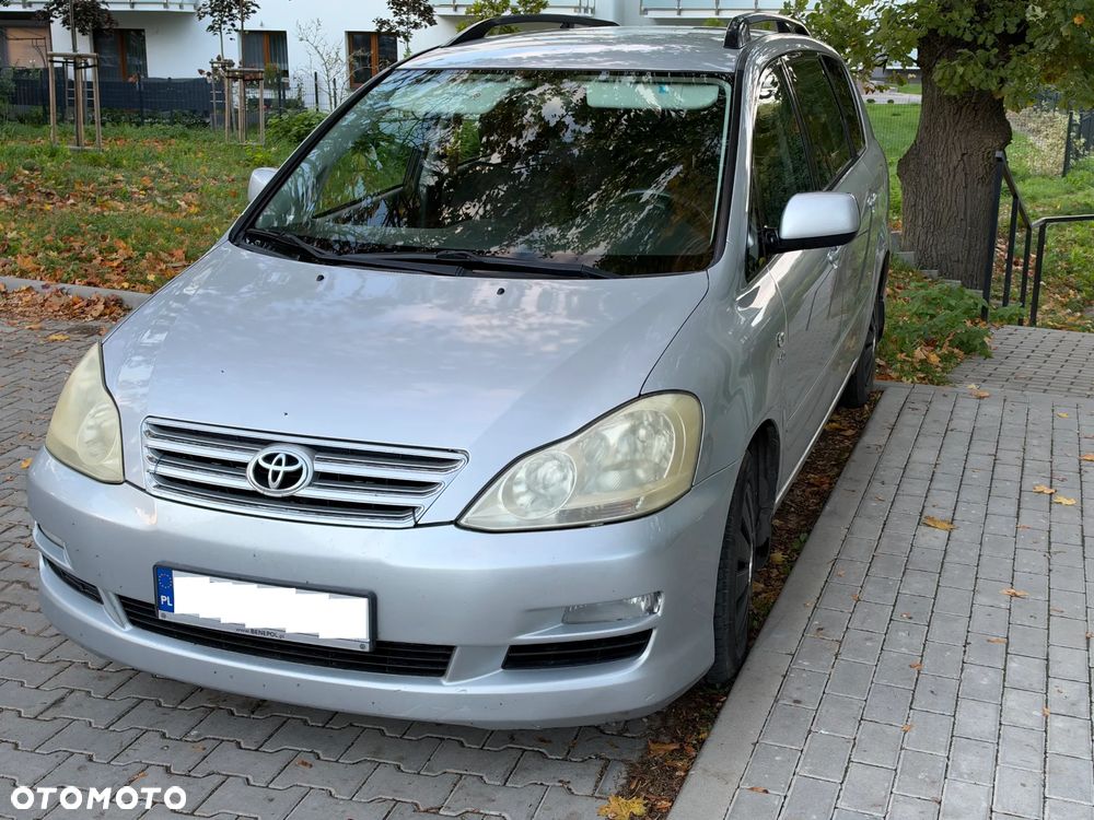 Toyota Avensis Verso