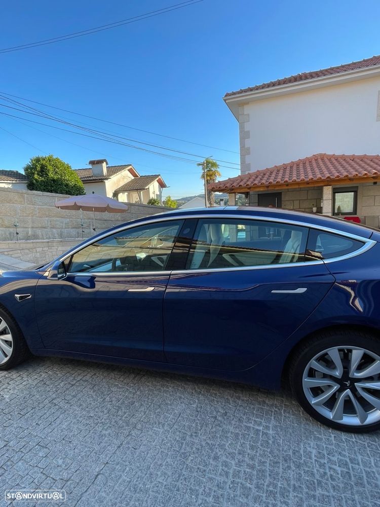 Tesla Model 3 Long Range Tração Traseira - 3