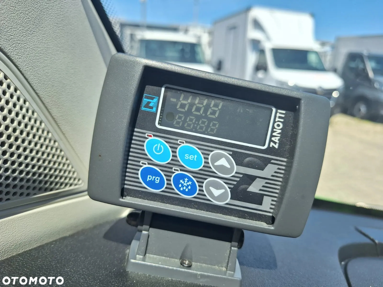 Fiat Ducato L2H2 izoterma wewnętrzna Zanotti 350 -20st grube ściany - 21