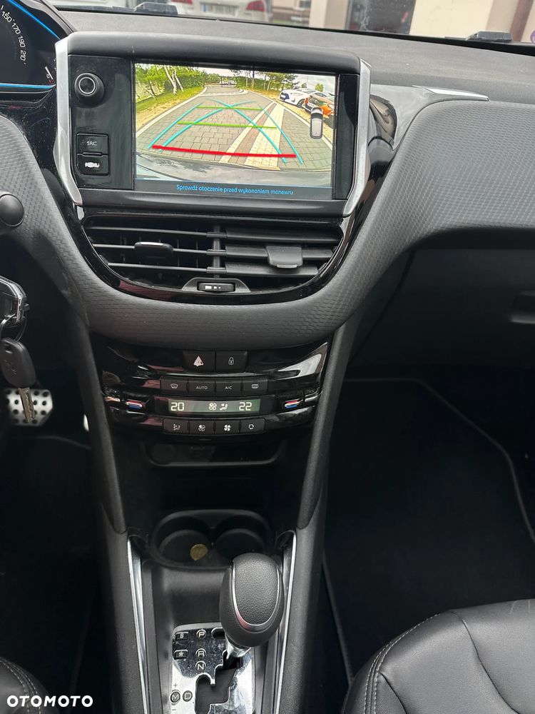 Peugeot 208 PureTech 110 Stop & Start EAT6 Signature - 7