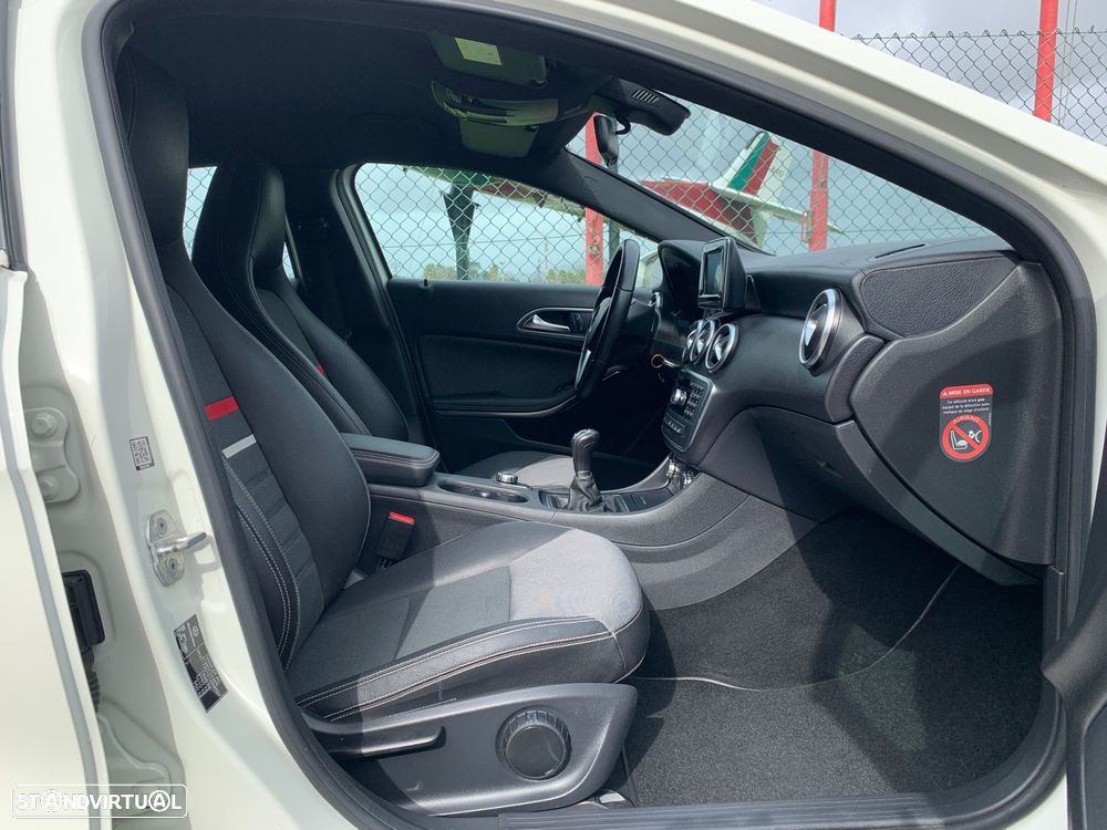 Mercedes-Benz A 180 d AMG Line - 9