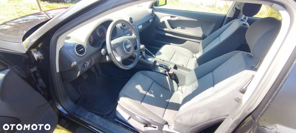 Audi A3 Sportback 2.0 FSI Attraction - 9