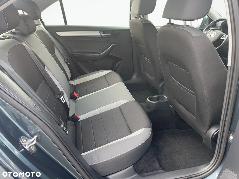 Skoda RAPID 1.0 TSI Ambition - 16